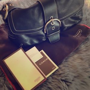 Classic  barely used Coach leather purse